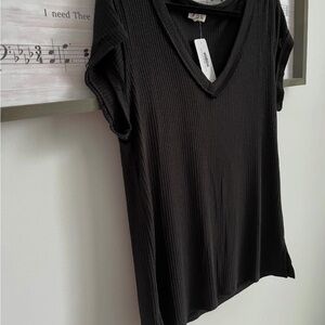 POL Black Ribbed V-Neck Short Sleeve Top